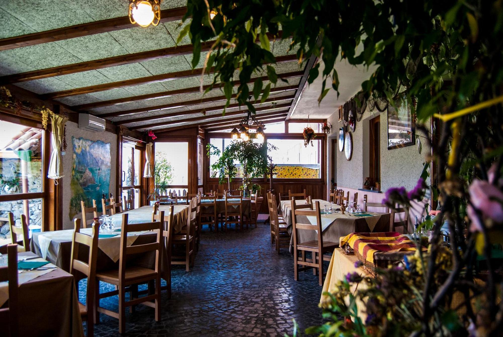 Agriturismo Mare E Monti Аджерола Екстериор снимка