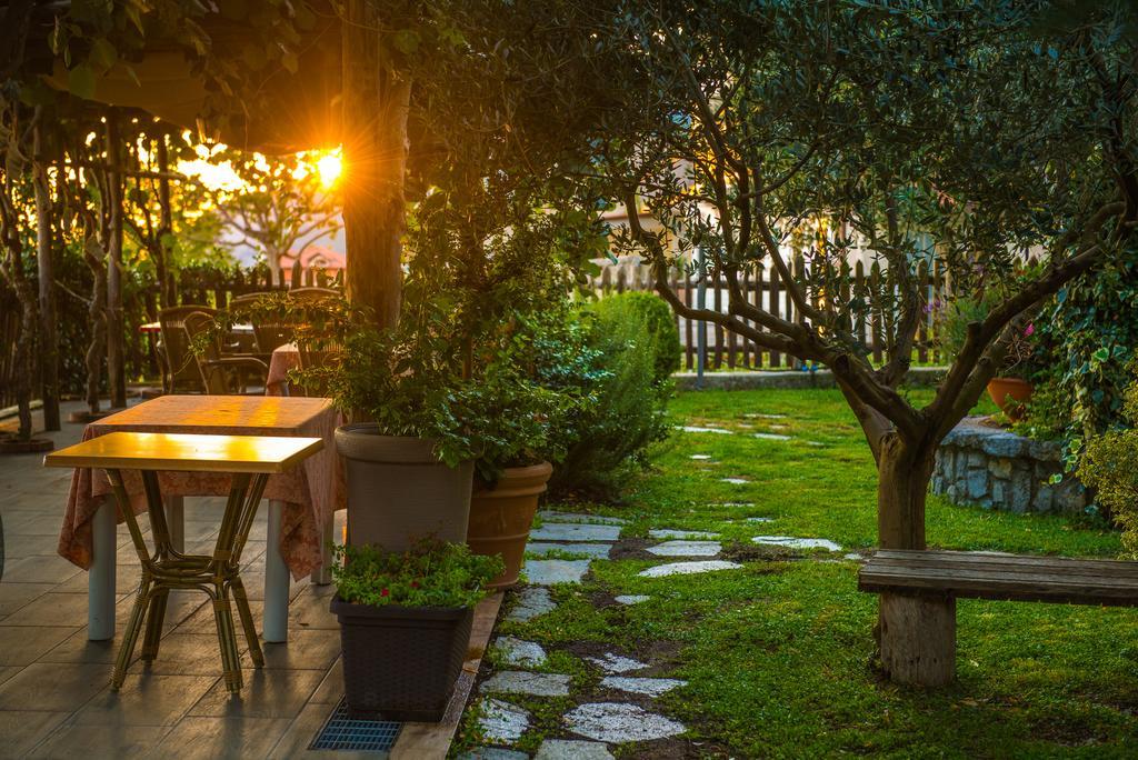 Agriturismo Mare E Monti Аджерола Екстериор снимка
