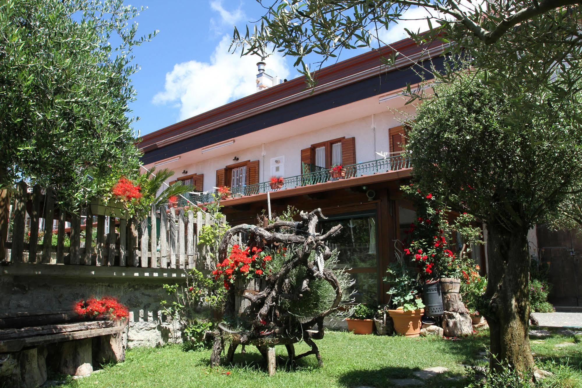Agriturismo Mare E Monti Аджерола Екстериор снимка